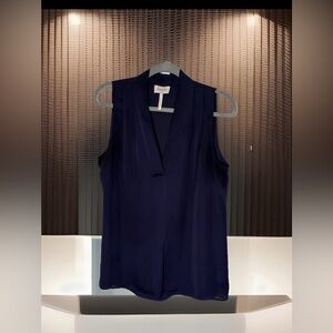 Laundry by Shelli Segal Navy Sleeveless V-Neck Blouse – Size Medium